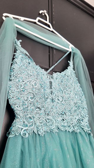 Vestido de fiesta largo con pedrería