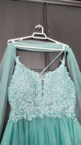 Vestido de fiesta largo con pedrería