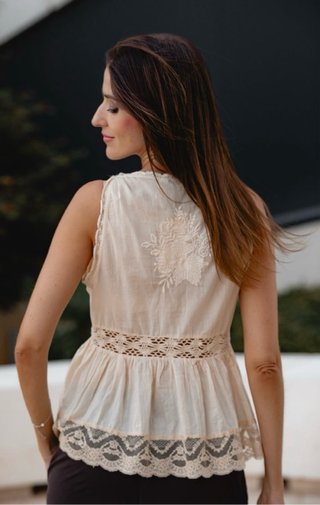 Blusa Zara encaje beige