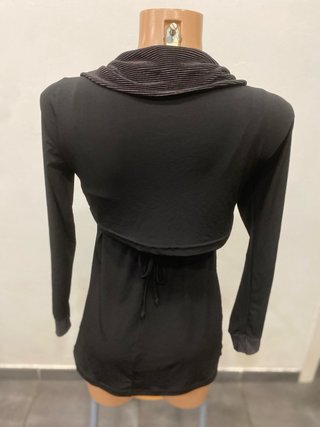 Top con copri spalle nero