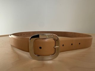 Cinturón Zara Cuero Beige Hebilla Plateada