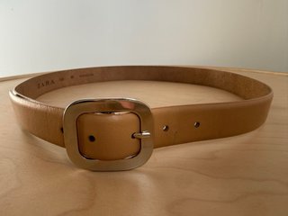 Cinturón Zara Cuero Beige Hebilla Plateada