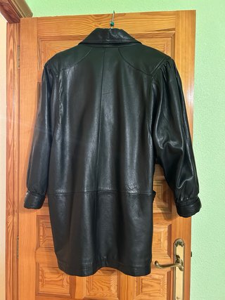Chaquetón de piel negro Talla 42
