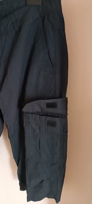 Pantalón / Bermuda Cargo "Yourturn". Talla 44.