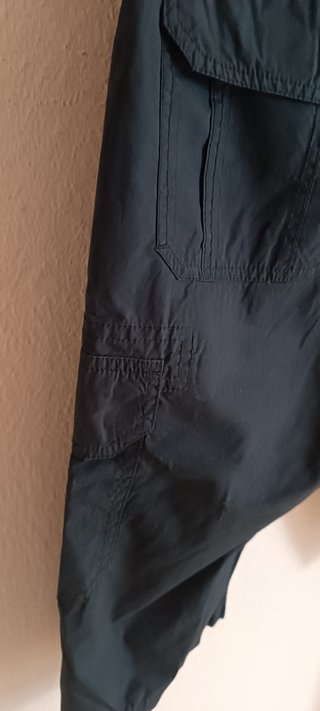Pantalón / Bermuda Cargo "Yourturn". Talla 44.