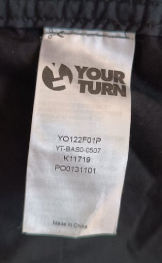 Pantalón / Bermuda Cargo "Yourturn". Talla 44.