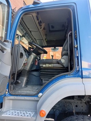 Vendo precioso Camión Mercedes Axor 4x4