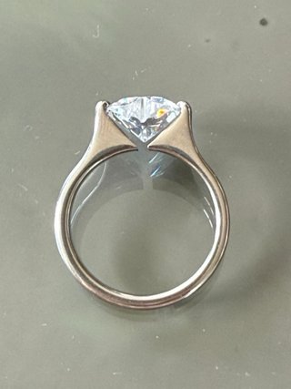 Anello Solitario Moderno a cuore
