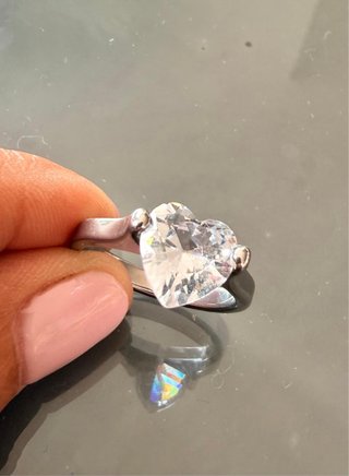 Anello Solitario Moderno a cuore