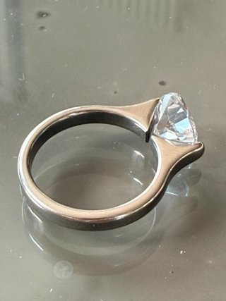 Anello Solitario Moderno a cuore
