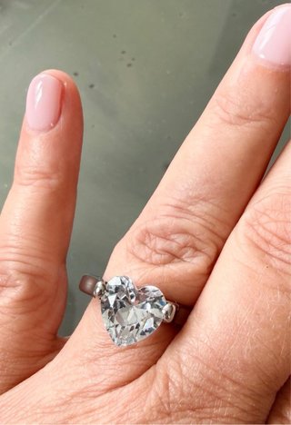 Anello Solitario Moderno a cuore