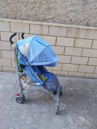 Carrito de bebé Maclaren azul y verde