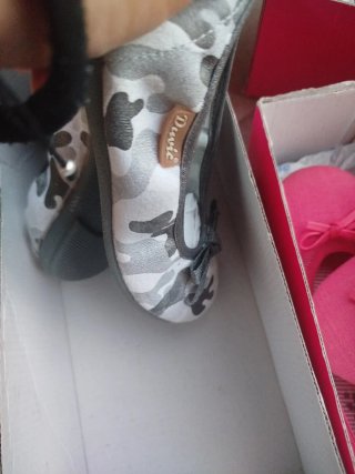 Zapatos lona niña marca Duvic. Estrenar varios num