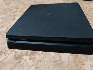 Consola PS4 Slim + 4 Juegos + mando azul