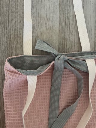 Bolso de tela con lazo rosa y verde