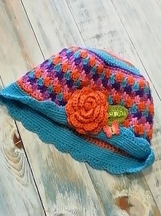 Gorro Arco Iris con Rosa aplicada Teen y Adultos