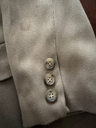 Traje chaqueta y falda beige Benetton