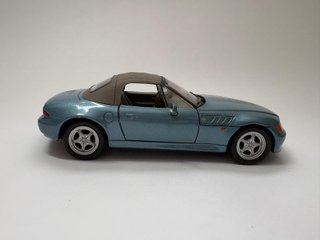 BMW Z3 Roadster 2.8 Welly 1:24 azzurra cabrio