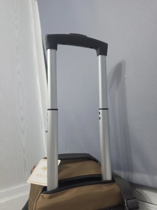 Maleta de viaje con ruedas.