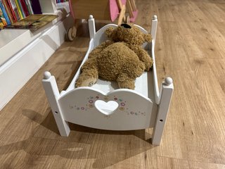 Carrito (15€) Trona (15€) y camita (10€)