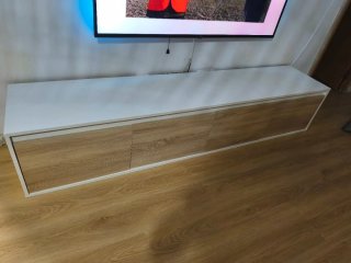 Mueble TV madera, metal y plástico
