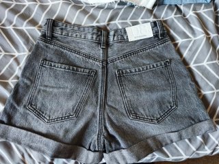 Pantalón corto vaquero gris