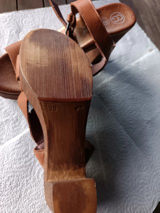 Sandalias de piel con tacón y plataforma Talla 39