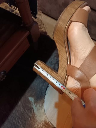 Sandalias de piel con tacón y plataforma Talla 39