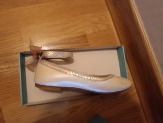 Zapatos niña beige talla 37, una sola puesta