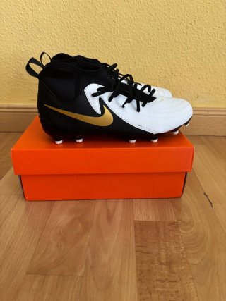Scarpe da calcio Nike per bambini, taglia 38
