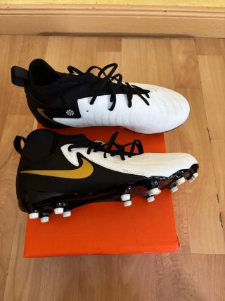 Scarpe da calcio Nike per bambini, taglia 38