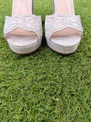 Zapatos de tacón plateados talla 36