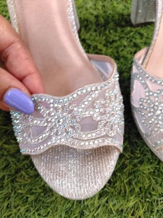 Zapatos de tacón plateados talla 36