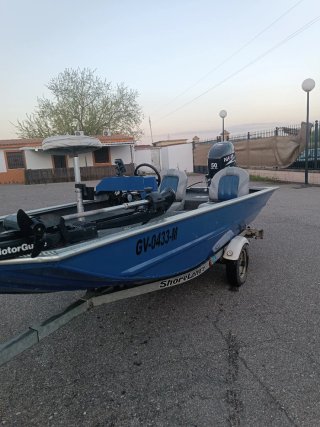 Barco de pesca Bass Boat azul modelo marine 1448