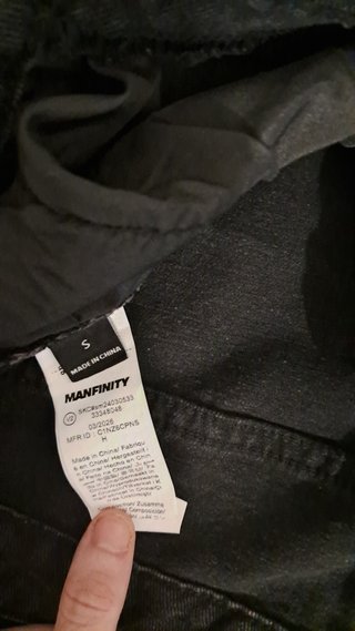 Pantalones vaqueros negros anchos
