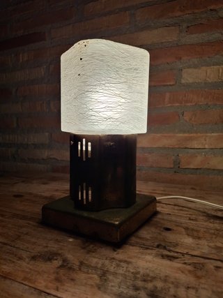 Lámpara de mesa metal y vidrio