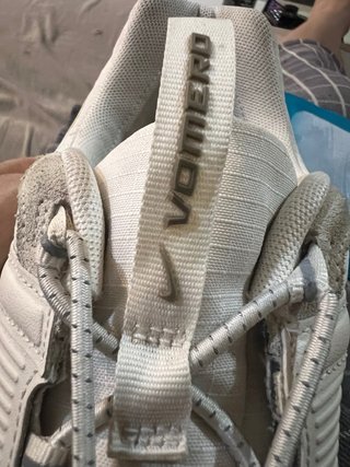 Deportivas Nike Vomero Beige/Gris