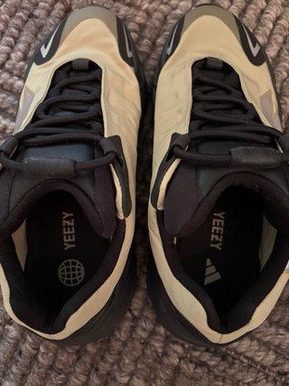 Zapatillas Adidas Yeezy 700 Gris/Amarillo