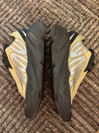 Zapatillas Adidas Yeezy 700 Gris/Amarillo