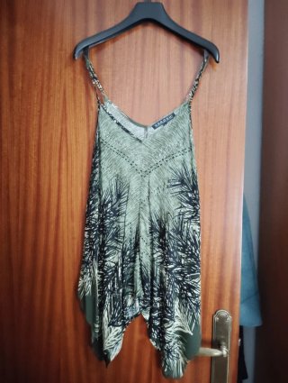 Camiseta Koroshi verde estampado hojas