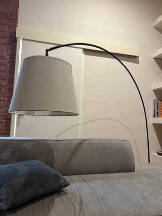 Lámpara de pie arco beige gris