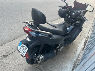 Kymco K-XCT 125i Maxi Scooter Negra
