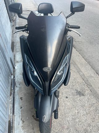 Kymco K-XCT 125i Maxi Scooter Negra