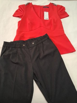 Conjunto Blusa Roja y Pantalón Gris Talla L