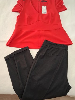 Conjunto Blusa Roja y Pantalón Gris Talla L