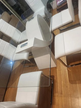 Mesa Comedor Cristal y 6 Sillas Polipiel