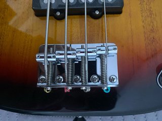 BAJO SQUIER PRECISION BASS + AMPLI (NEGOCIABLE)
