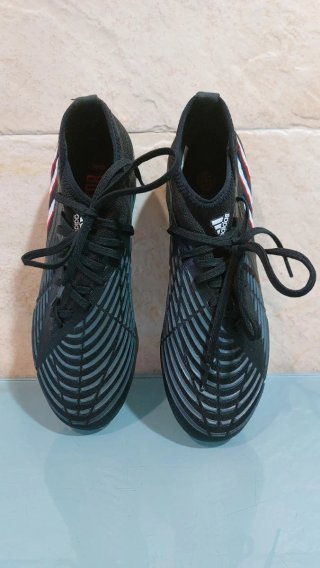 Botas de fútbol Adidas Predator, unisex ,negras.