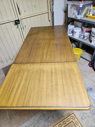 Mesa de comedor de madera con 6 sillas, extendida