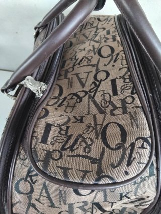 Bolso maleta estampado letras